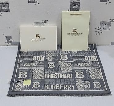 ponço nədir: Burberry şərf/ponço, qadınlar üçün - Material: 65% kaşmir, 35% ipək — 2
