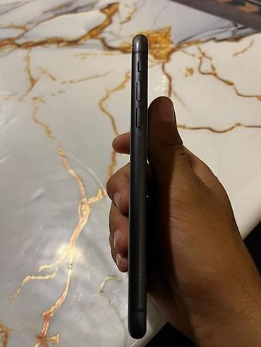 ipone 7 plus: IPhone 11, 64 GB, Qara, Face ID — 3