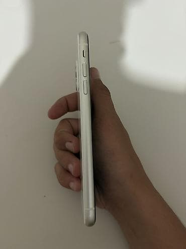 IPhone 11, 64 GB, Ağ, Simsiz şarj, Face ID lalafo.az -da IPhone 11, 64 GB, Ağ, Simsiz şarj, Face ID