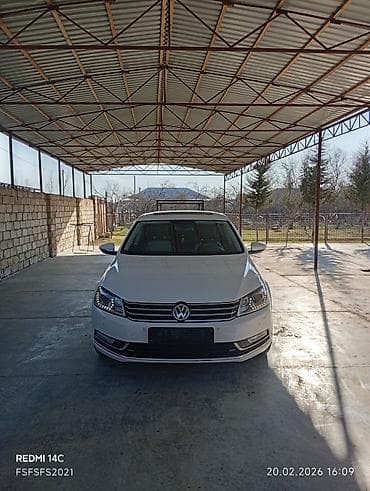 Volkswagen Passat: 1.8 l | 2012 il Sedan