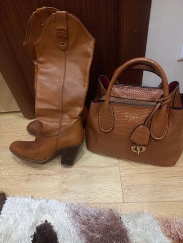 женские сапоги новые: Размер: 38, цвет - Коричневый, Б/у — 1