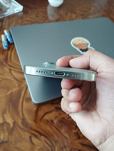 ipad pro: IPhone 15 Pro, 256 GB, Natural Titanium, Face ID — 4