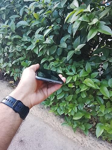 iphone x case: IPhone 11, Qara — 5