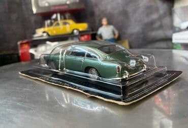 Avtomobil modelləri: Коллекционная модель Aston Martin DB4 Coupe British racing green — 2