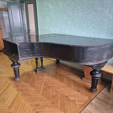 Royallar: Royal, Akustik, İşlənmiş, Ünvandan götürmə — 7