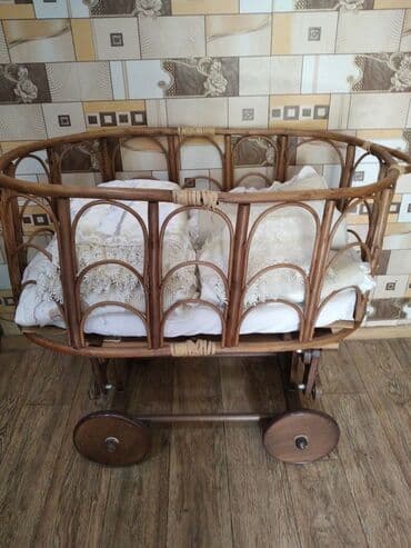 dekorativ das: Oğlan və qız üçün, Yumru, Beşik, Dəst ilə, Matras ilə, Yellənmə mexanizm ilə — 1