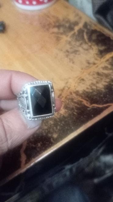 ag qizil sepler: Üzük — 3