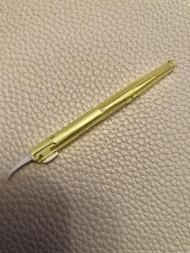 Naushnik və telefon təmizləmək üçün xüsusi vasitə