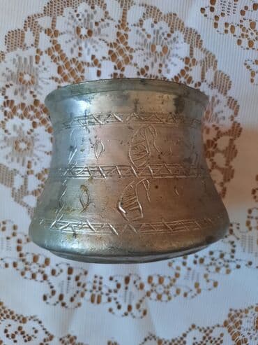 Qedimi mis su qabi. d- 11.5 см, h‐ 10.5 см. Состояние отличное lalafo.az -da Qedimi mis su qabi. d- 11.5 см, h‐ 10.5 см. Состояние отличное