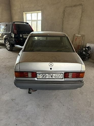 bmw e39 far: Mercedes-Benz 190 (W201): 2 l | 1990 il Sedan — 3