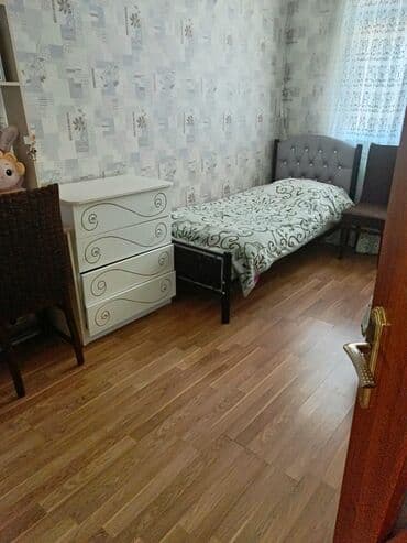 sarayda yeni tikilen binalar: Bakı, Badamdar qəs., 4 otaqlı, Köhnə tikili, m. Elmlər Akademiyası, 85 kv. m — 8