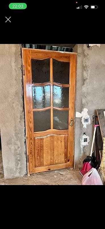 Jalüz qapılar: Taxta şüşəli qapı - Material: təbii ağac (taxta karkas və panel) — 1