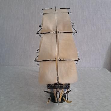 eli arabasi: Taxtadan yelkənli gəmi maketi uzunluğ 60sm hündürlük 43sm eni 19sm — 2