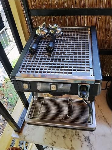 Kofe aparati, kofe uyuden.1 ay istifade olunub.Nuova Simonelli lalafo.az -da Kofe aparati, kofe uyuden.1 ay istifade olunub.Nuova Simonelli