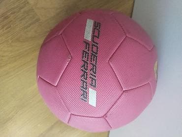 Scuderia Ferrari futbol topu – Qirmizi reng Temiz original topdur — 1