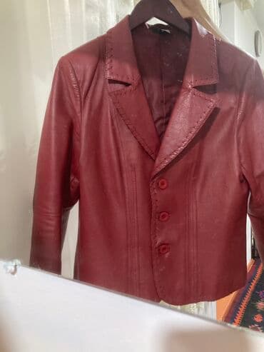 qırmızı kupalnik: Çox az istifadə olunub. Yaz Payız üçün ideal . Buyura bilərsiz 😊 — 1