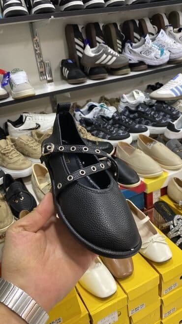 flis kişi tolstovkaları: Məhsul: Kişi və qadın ayaqqabıları – gündəlik və stil kombinasiyası — 11