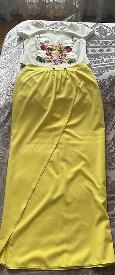 dəst paltar: Qadın dəst – bluz və uzun ətək - Brend: Danny Line (etiketdə — 3