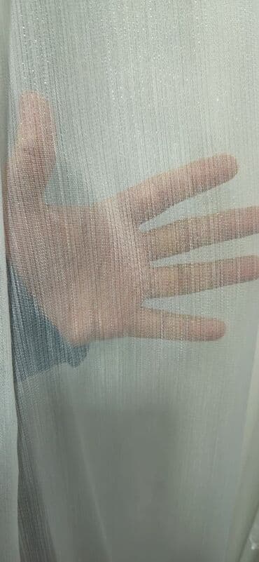 maqnit perde: Zərif, şəffaf tül pərdə, üzərində incə çiçək naxışları var. Otağınıza — 4