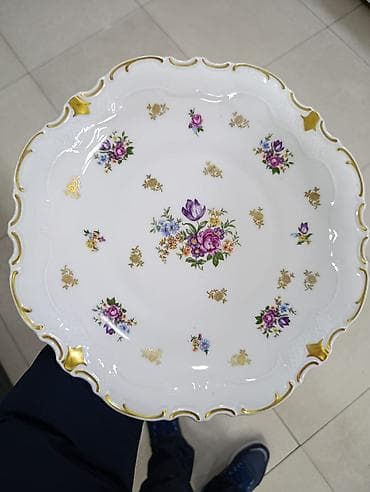 8 mart aid sekiller: Tort və şiriniyyat qabı — 2