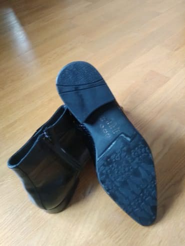 купить ботинки в баку: Dəri ayaqqabı. Təmiz dəridir. Türkiyədən özüm 169 dollara almışam. 220 — 2