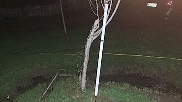 dəmir boru: Məhsul: Metal dirək (açılıb‑bağlanan vint başlıqlı) Təsvir: - Ağ — 2