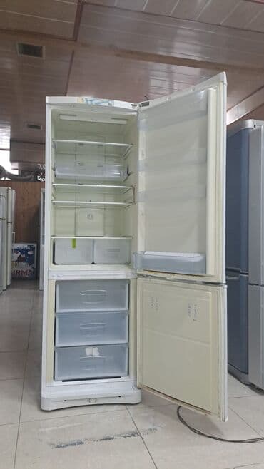 Soyuducular: İşlənmiş 2 qapılı Soyuducu Satılır