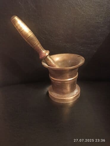 Bu, ədviyyatları, otları və digər inqrediyentləri əzmək üçün istifadə