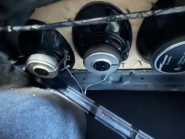 pioneer delfin: Maqnitol, Pioneer, AUX — 7