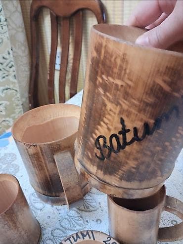 tebii daşlar: Bambukdan hazırlanmış suvenir dəst - Tərkib: 2 böyük qulplu krujka, 2 — 6