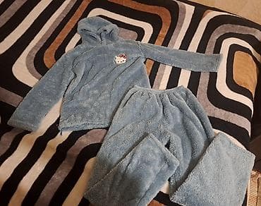 svitir: Məhsul: Yumşaq ev geyimi dəsti – 3 parça Razmer: M Təsvir: - Rəng — 1