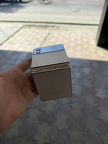 samsung fold 4: Samsung Galaxy Z Flip 5, rəng - Bej, Barmaq izi — 3