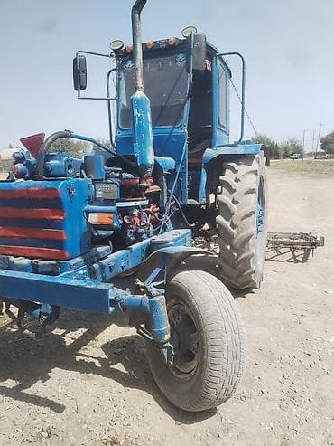 vaz radiatoru: Traktor MTZ seriyası (mavi rəng) - Güclü dörd təkərli arxa ötürücü — 2