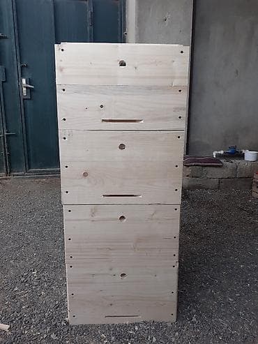 it evlerinin satisi: Arı yeşikləri. Quru taxtadan.1012 ramkalıq yeni yeşiklər.rəng — 3