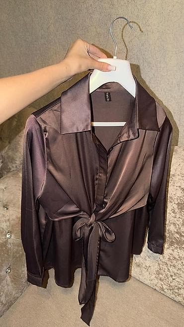 Atlas sarocka yepyenidir. ipleri ile belini sixmaq olur ince gosterir