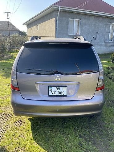 3 tekerlekli motor: Mitsubishi Grandis: 2.4 l | 2004 il 320000 km Van/Minivan — 2