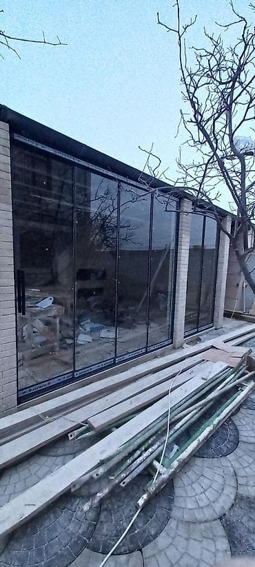 plastik qapı pəncərə: Plastik qapilar -90 azn Dekor qapilar - 130 azn Kombi wkaflari- 80 — 2