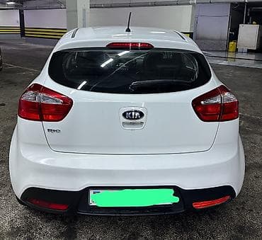 kia rio start stop: Kia Rio hatchback – ağ rəng, şəhər üçün ideal kompakt model. Texniki — 3