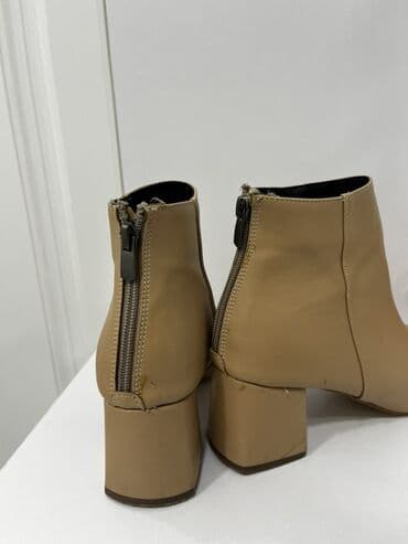 qadın botları: Bej rəngli qadın qısa çəkmələr.Cox az geyinilib hec bir yerinde sökuk — 3