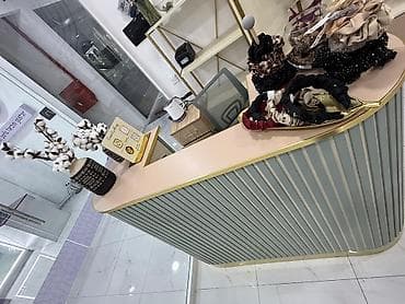 paradnı forma: Qadın alt geyimləri və aksesuarları mebelleri. Vitrinler — 7