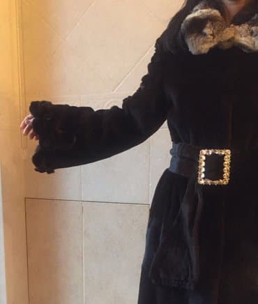 Kia: Orjinal shuba. Sergi malidi. 7000azn alinib! Yeni kimidir. Qashlari — 3