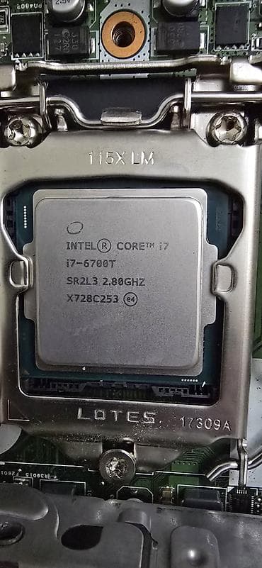 Prosessor Intel Core i7 INTEL, 2-3 GHz, 4 nüvə, İşlənmiş