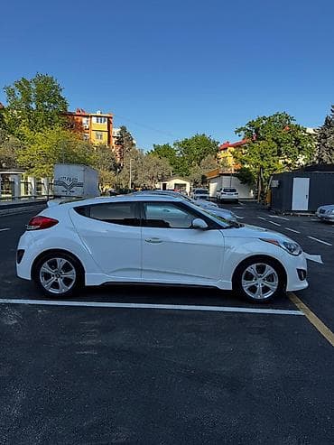fara chanqan: Hyundai Veloster, ağ rəng, 3 qapılı kupe/gətbek kuzov. Azərbaycanda — 7