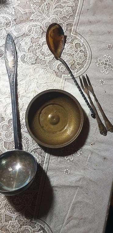 versace servis: Antik mis kasa,Mətbəx/servis üçün köhnə üslubda metal qab-qacaq dəsti — 1