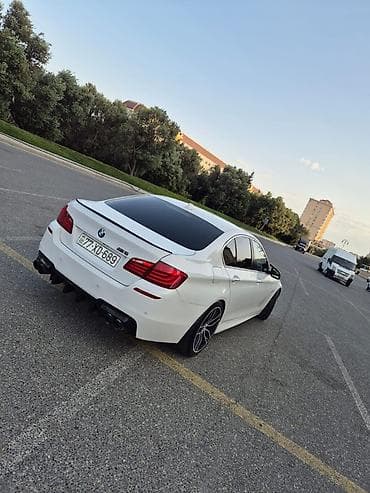 ford fusion 2013: BMW 5 Series (F10) – ağ rəngli sedan Xarici: - M paket ön bamper və — 9