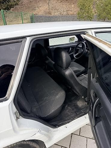 ilkin odənişsiz avtomobil: Avtomobil: LADA Samara (VAZ-2114) hatchback Kuzov: 5 qapılı, ağ rəng — 3