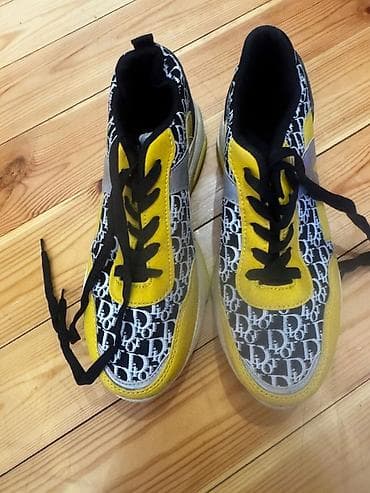 Çoxnövlü ayaqqabı dəsti 1 i oğlan üçündü 39 razmerdi, 2 cütü 37-38 — 1