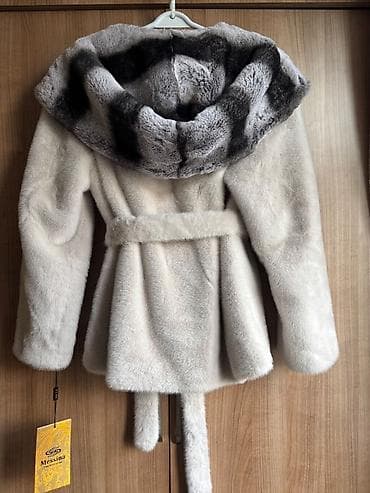 sandy geyim: Yeni Süni kürk. Çox gözəldir,keyfiyyəti əladır. L ölçü. Etiket — 3