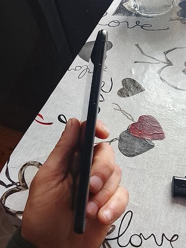 samsung core 2 qiymeti: Xiaomi Redmi 6A (M1804C3CG) - Ekran: 5.45" HD+ (18:9), toxunuş — 5