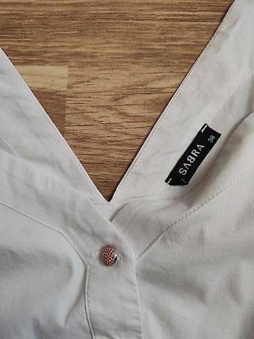 Ağ rəngli qadın bluzu – SABRA, ölçü 38. - Model: off-shoulder — 2